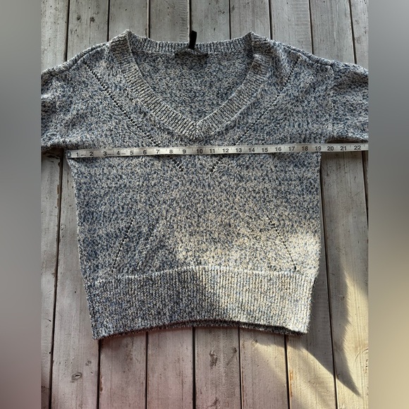 White House Black Market | marled | knit | v neck | long sleeve | sweater | m - Picture 4 of 9